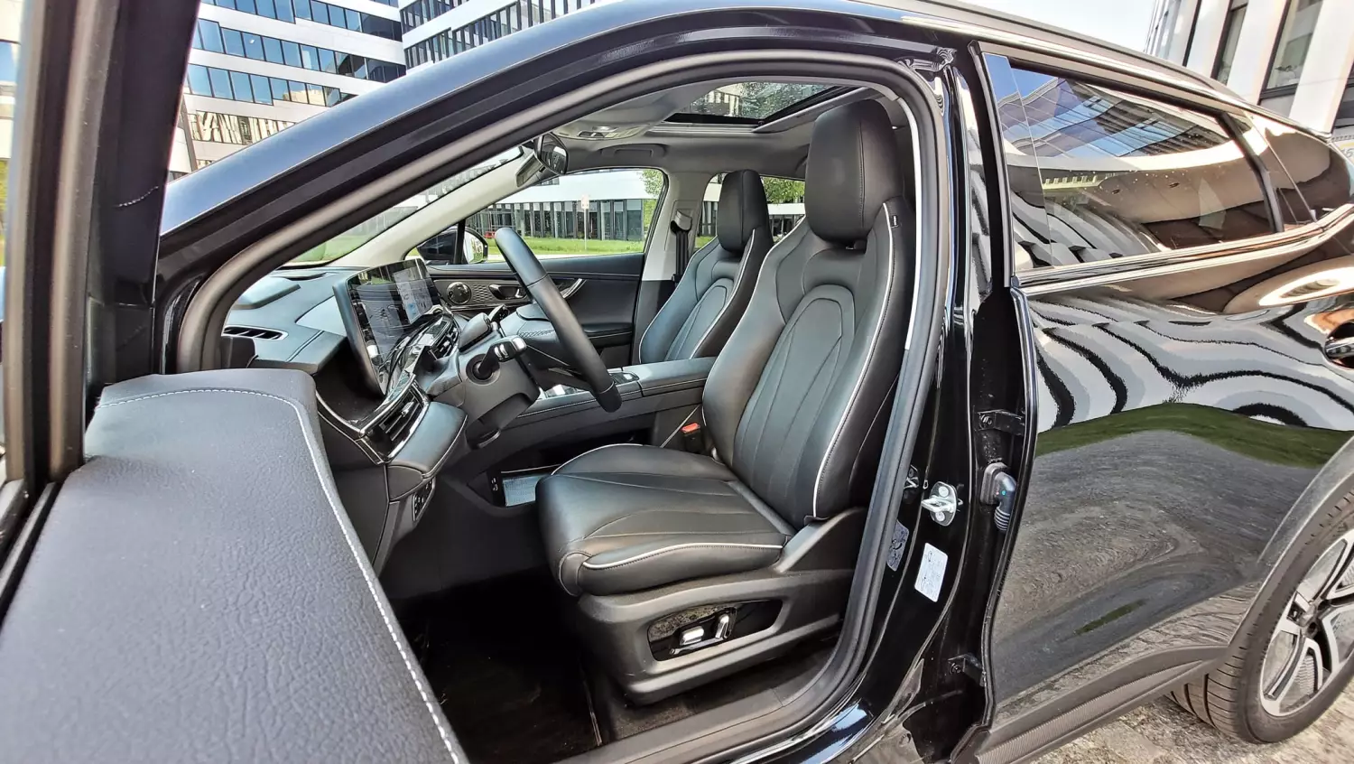 Omoda E5 