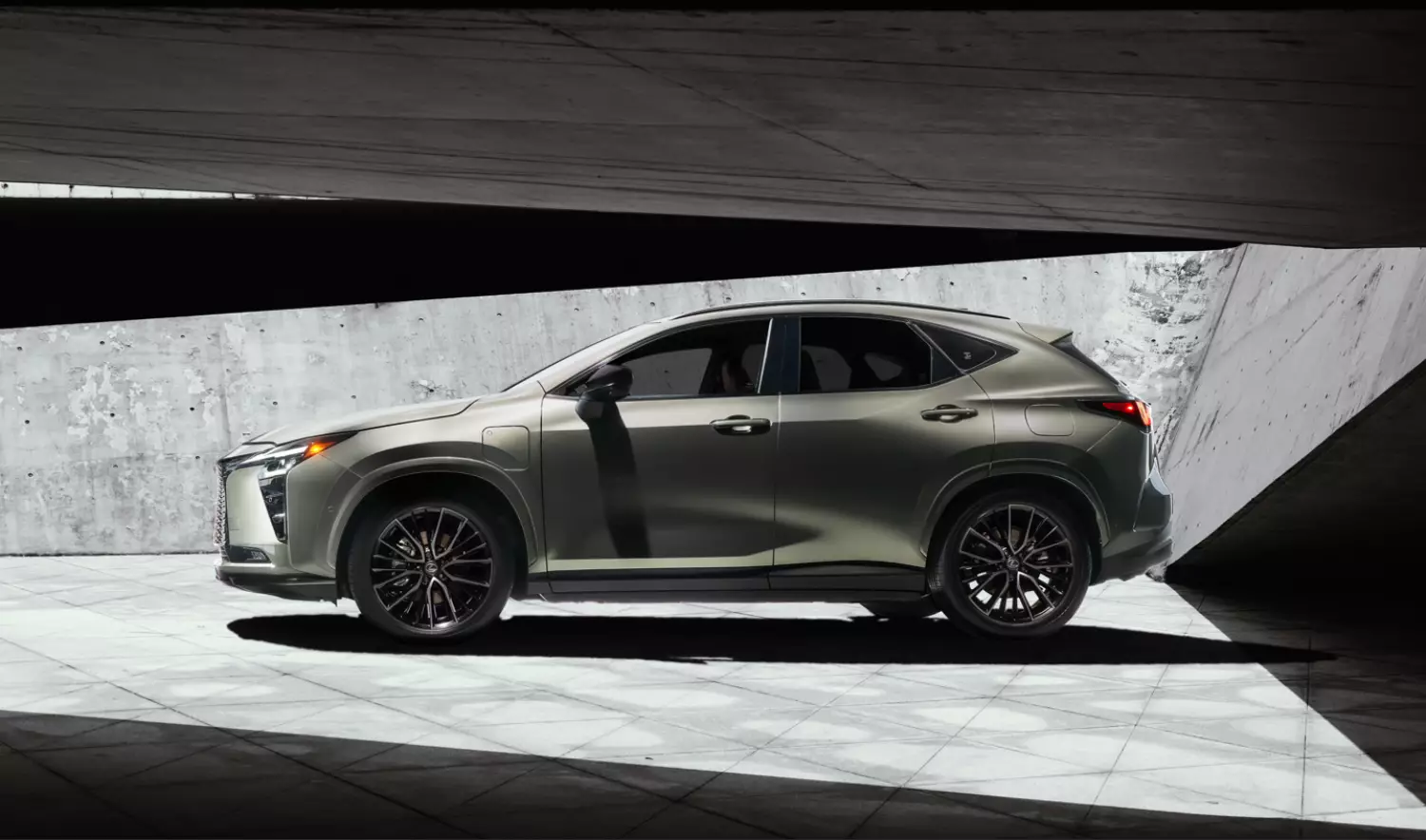 Lexus NX 2027