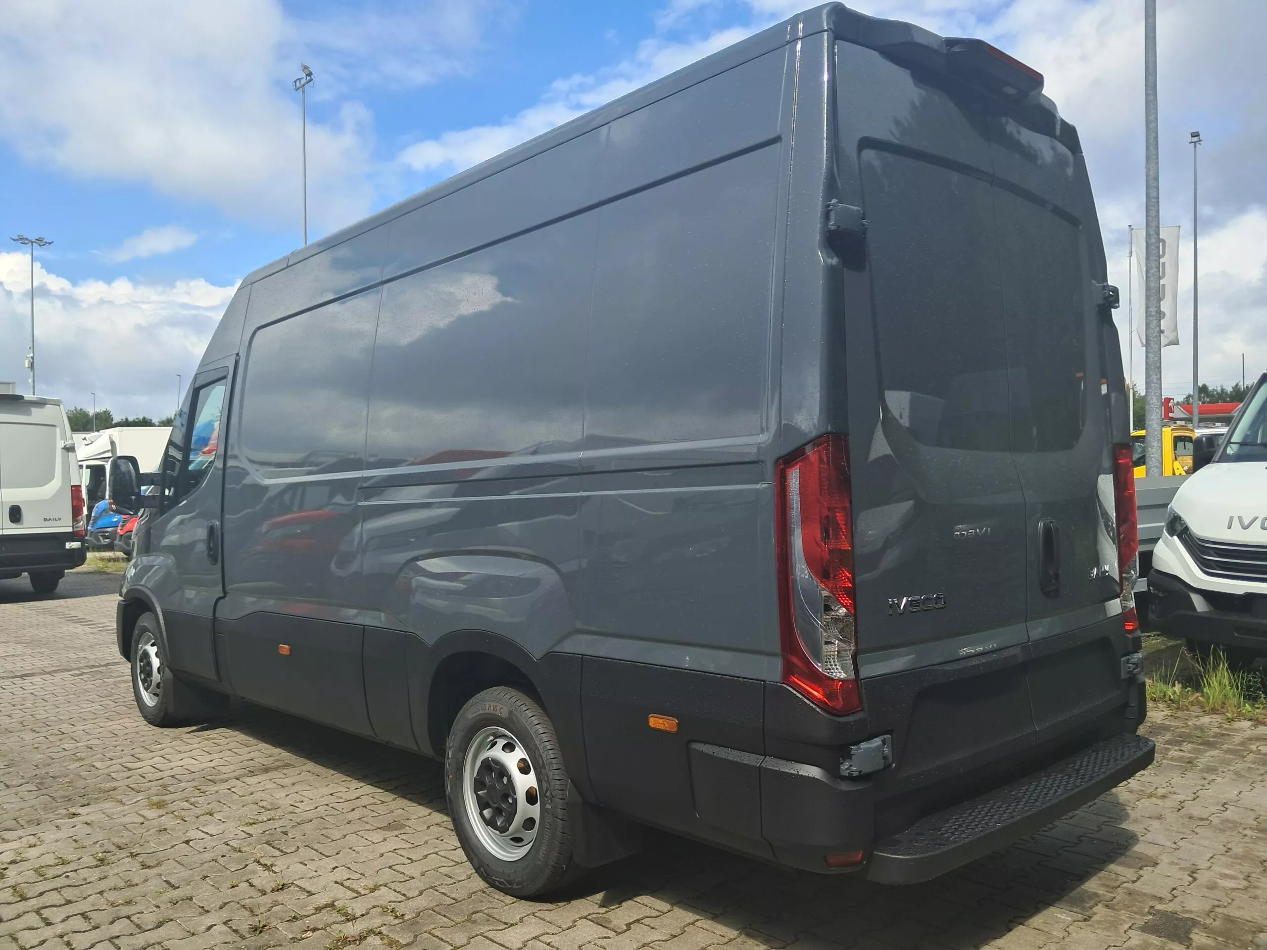 IVECO Daily - zdjęcie 11