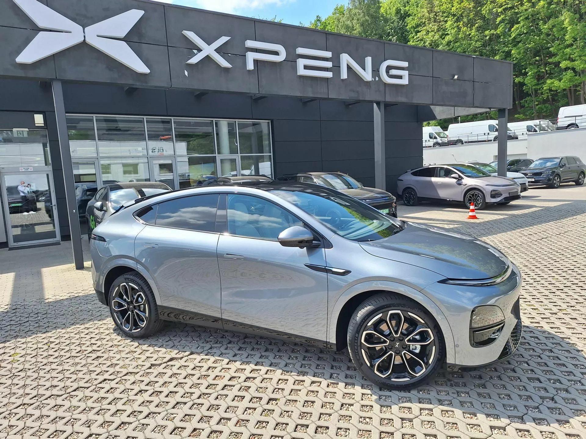 Nowy XPENG G6 G6 80.8 kWh RWD Long Range PRO 487 KM