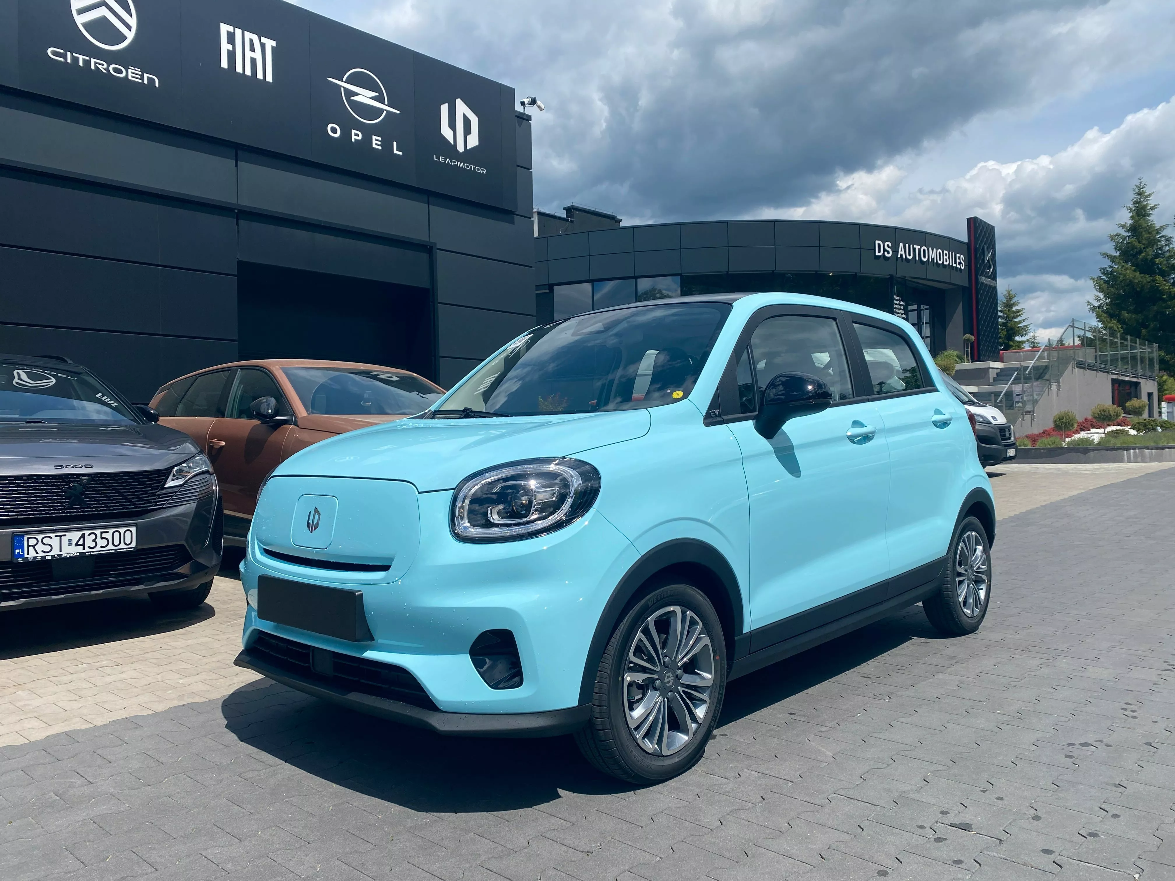 Nowy LEAPMOTOR T03 T03 37.3 kWh Smart 95 KM