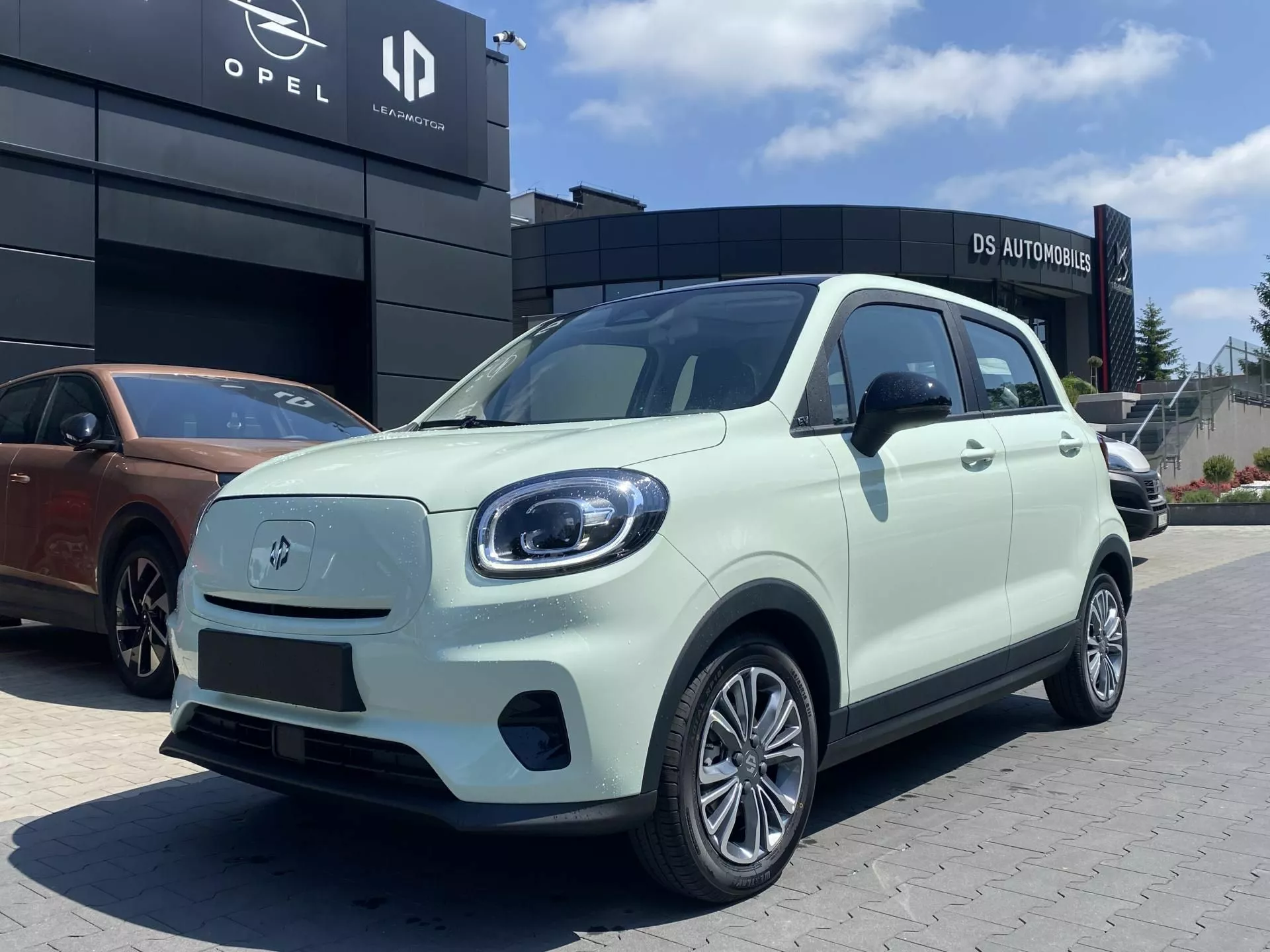 Nowy LEAPMOTOR T03 T03 37.3 kWh Smart 95 KM