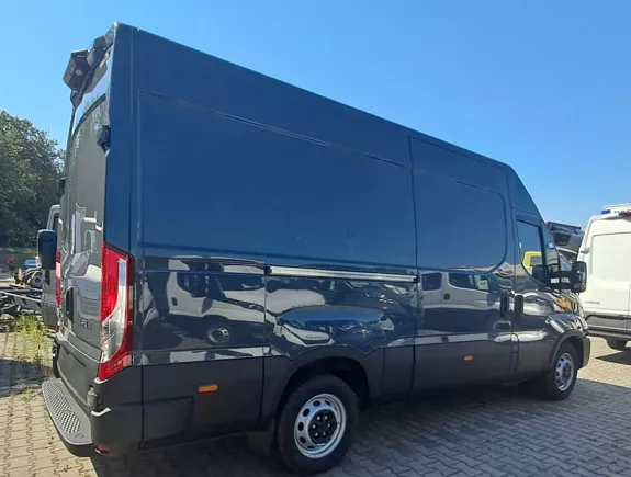 IVECO Daily - zdjęcie 11