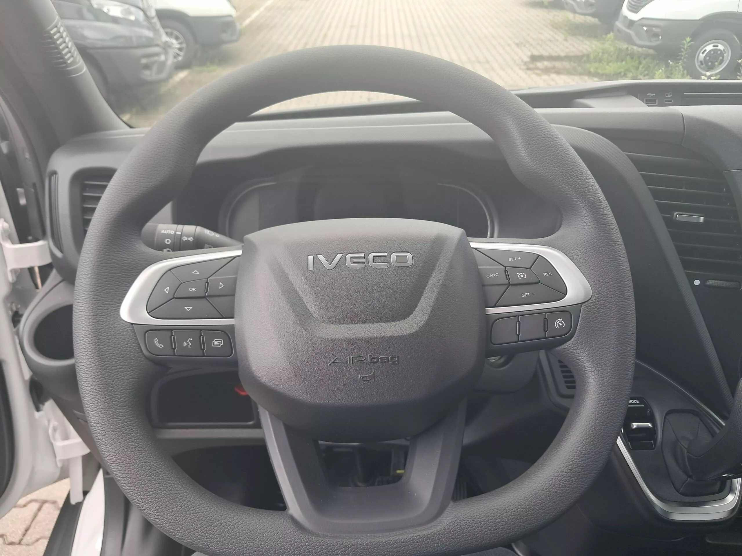 IVECO Daily - zdjęcie 24