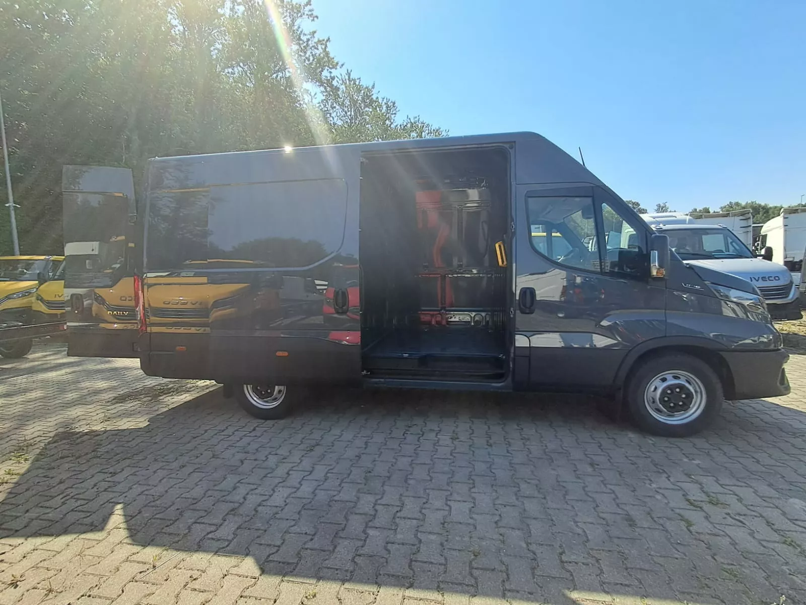 IVECO Daily - zdjęcie 2