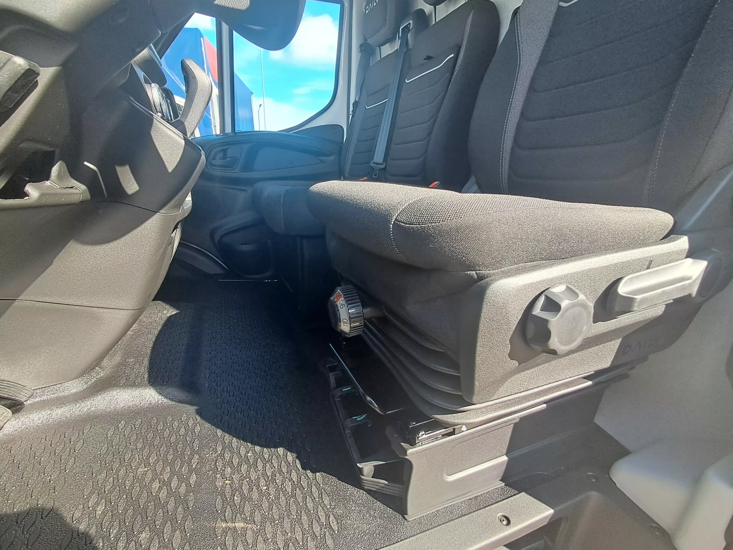 IVECO Daily - zdjęcie 17