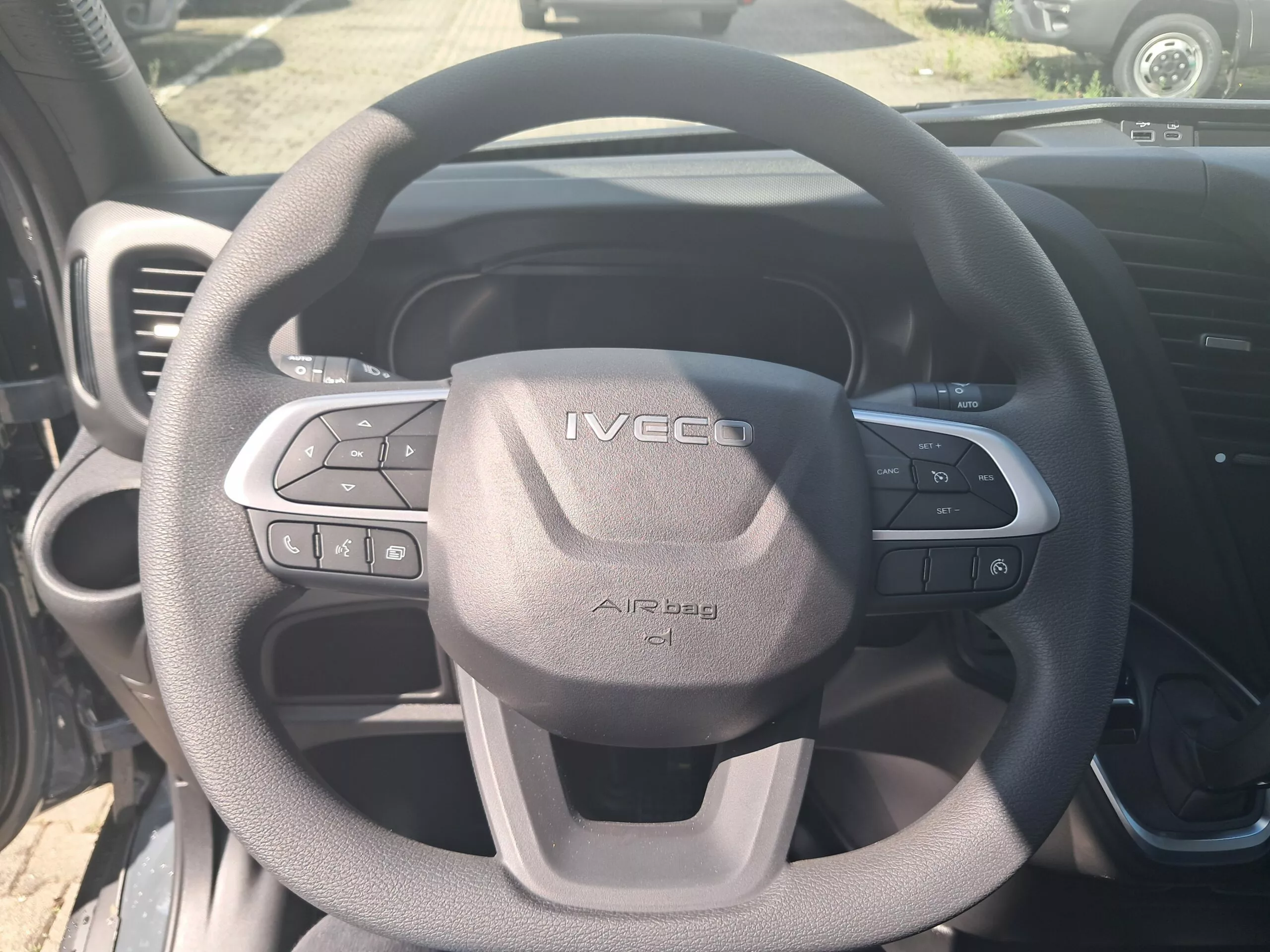 IVECO Daily - zdjęcie 27