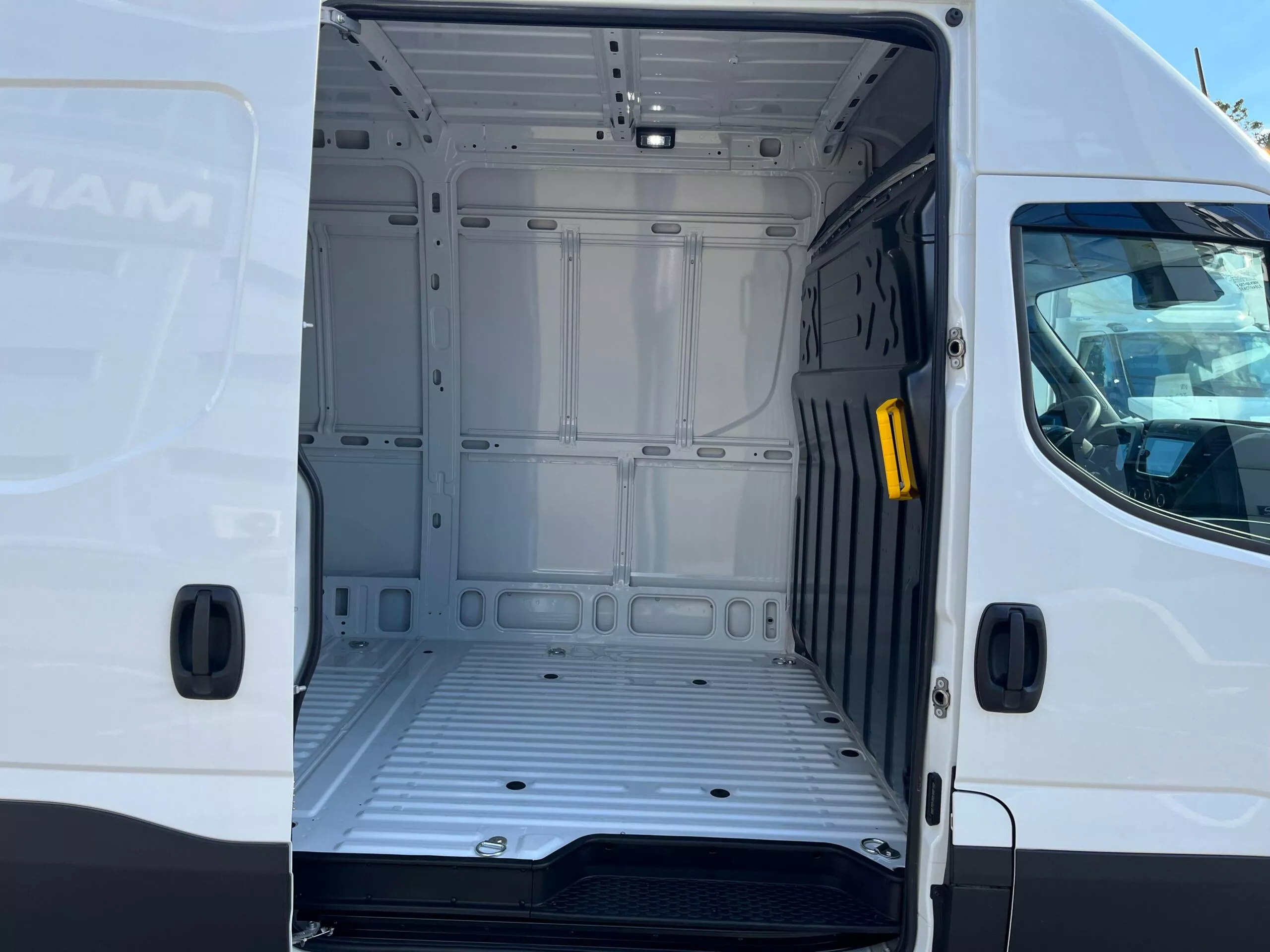 IVECO Daily - zdjęcie 13