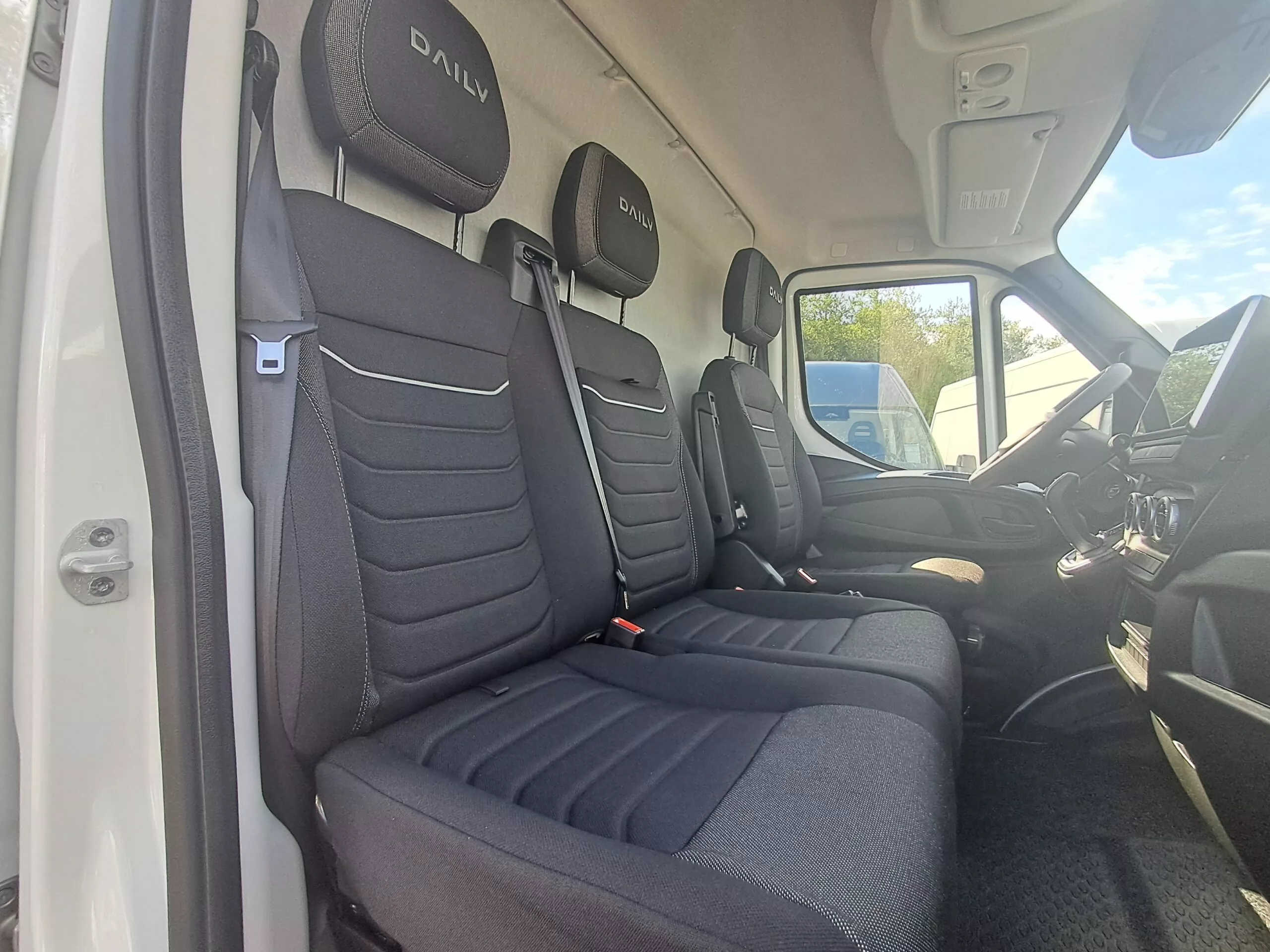 IVECO Daily - zdjęcie 23